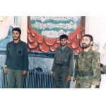 محمود کاوه در کنار شهید صیاد شیرازی | منبع: همشهری آنلاین