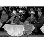 منصور ستاری در کنار هاشمی رفسنجانی و حسن روحانی | منبع: ایرنا