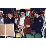 منصور ستاری در کنار حضرت آیت‌الله خامنه‌ای | منبع: باشگاه خبرنگاران جوان