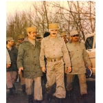 تیمسار ظهیرنژاد در کنار منوچهر نجفدری (سرپرست ژاندارمری)
